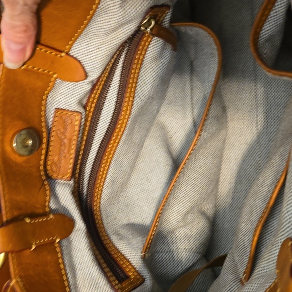 💥Price Reduced💥Dooney & Bourke Satchel HB in a beautiful Chestnut brown EUC PF - Picture 16 of 16
